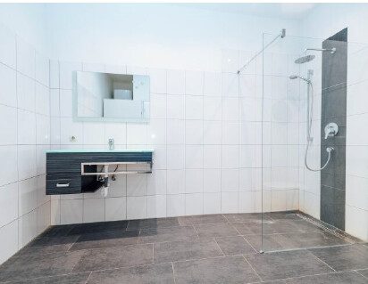 Top 3 Badezimmer: Schönaugürtel 23, Top 3