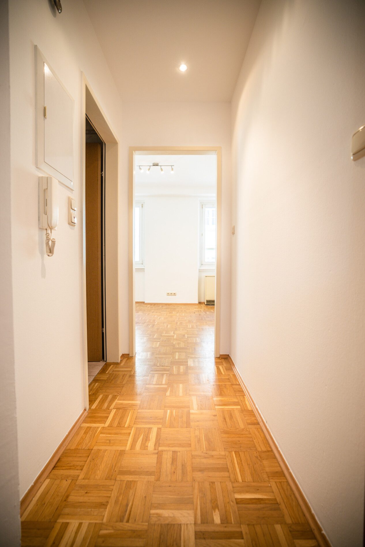Vorraum: Top 14 Klosterwiesgasse 4: 8010 Graz
