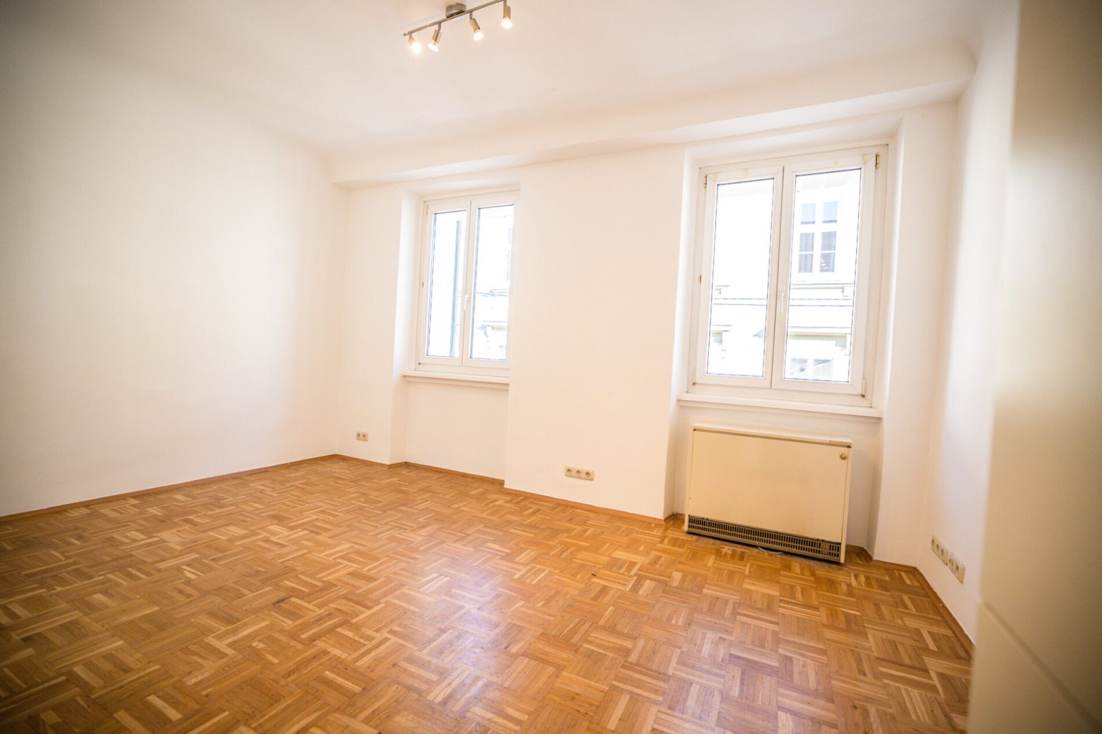 Zimmer: Top 14 Klosterwiesgasse 4: 8010 Graz