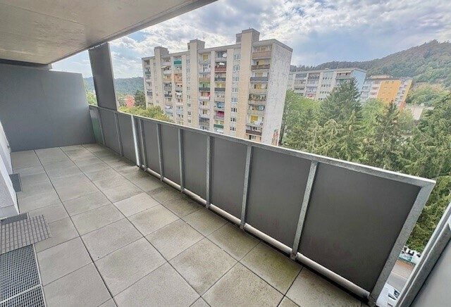 Terrasse mit Fernblick: Graz-Wetzelsdorf · Neubau 2 Zi. 49 m² + Terrasse · provisionsfrei · 158.333 € netto