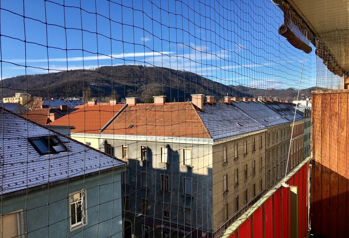 Ausblick vom Balkon: Graz-Lend nahe Fröbelpark · 2 Zimmer 46 m² + Balkon, Lift · provisionsfrei · 109.000 €