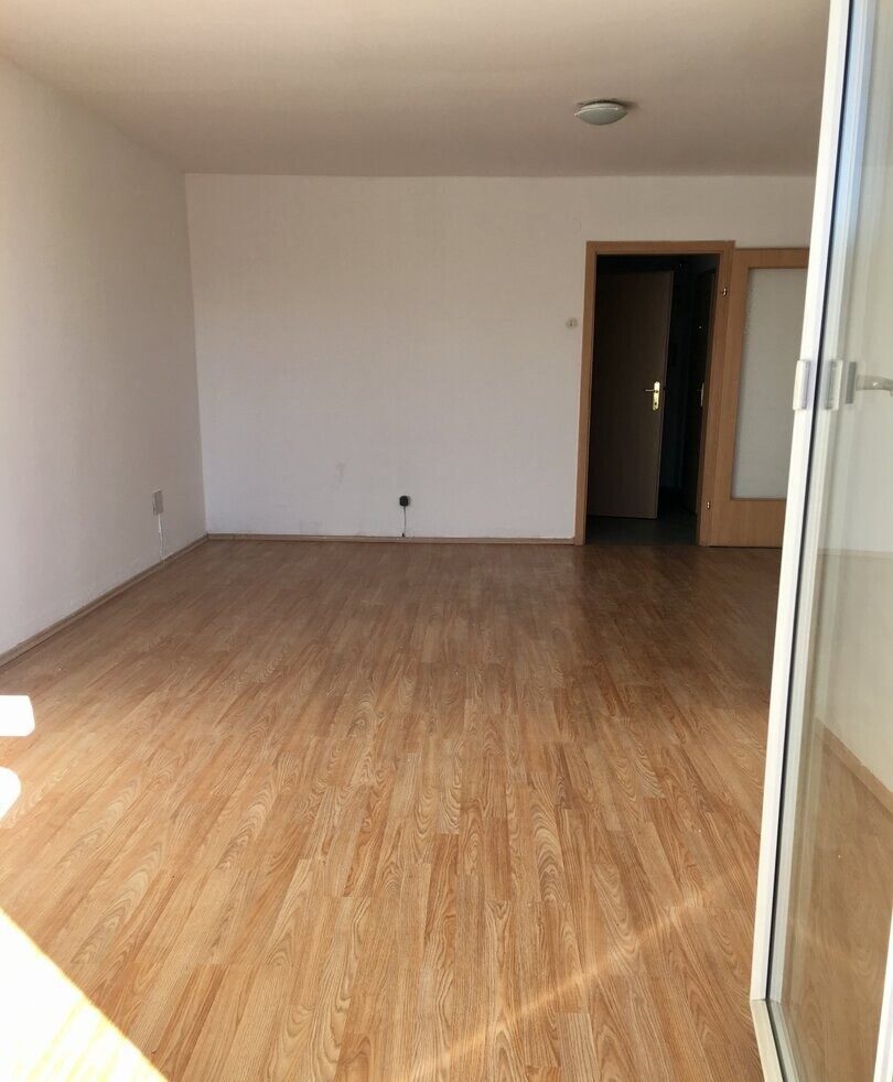 Wohnzimmer: Graz-Lend nahe Fröbelpark · 2 Zimmer 46 m² + Balkon, Lift · provisionsfrei · 109.000 €