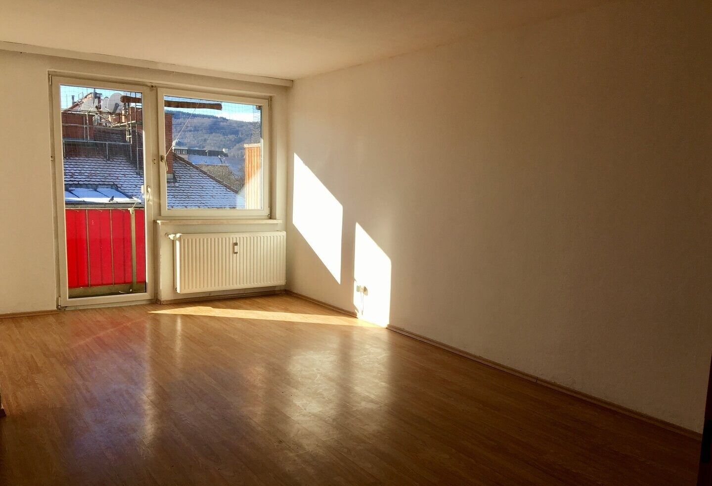 Wohnzimmer: Graz-Lend nahe Fröbelpark · 2 Zimmer 46 m² + Balkon, Lift · provisionsfrei · 109.000 €