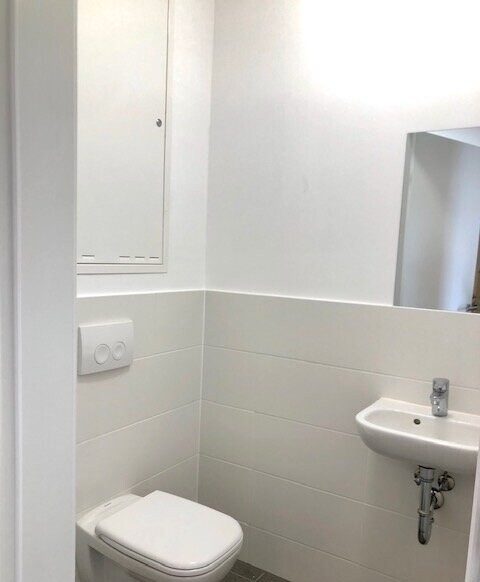 Separates WC: Graz-Jakomini · Neubau 2 Zi. 44 m² + 19 m² Balkon · vermietet · 195.000 € netto