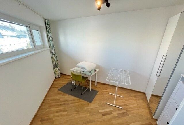 Schlafzimmer 2: Graz-Waltendorf nahe TU · 3 Zimmer auf 45 m² + Balkon · vermietet · 185.000 € netto
