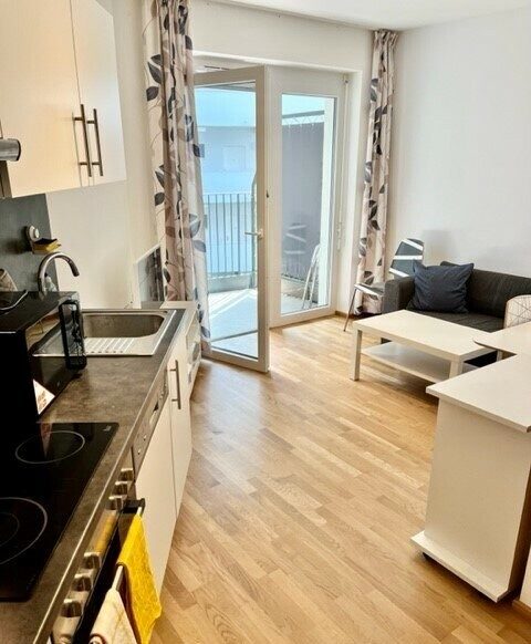 Wohnraum mit Balkonzugang: Graz-Waltendorf nahe TU · 3 Zimmer auf 45 m² + Balkon · vermietet · 185.000 € netto