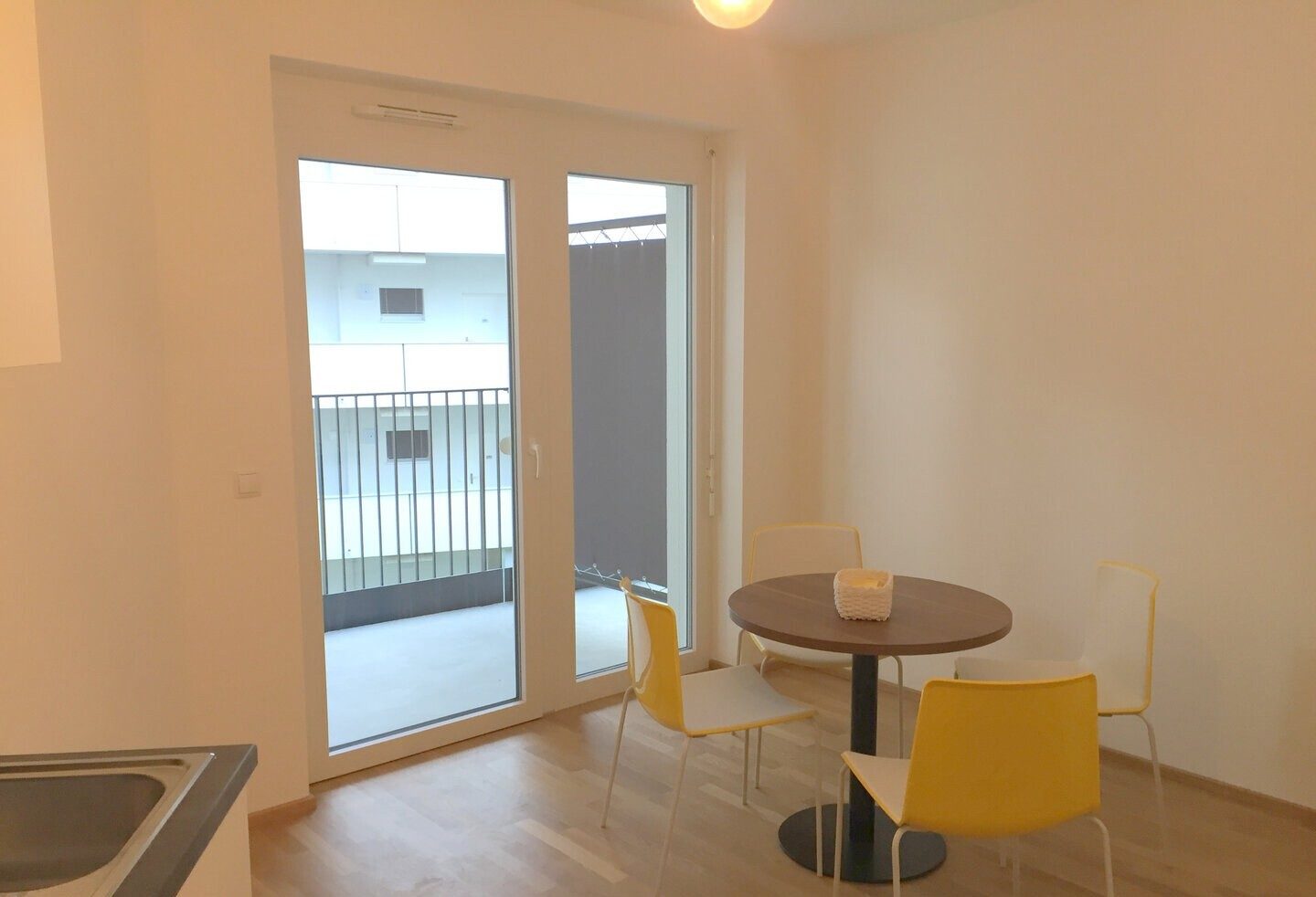 Essbereich: Graz-Waltendorf nahe TU · 3 Zimmer auf 45 m² + Balkon · vermietet · 185.000 € netto