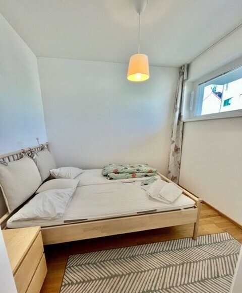 Schlafzimmer 1: Graz-Waltendorf nahe TU · 3 Zimmer auf 45 m² + Balkon · vermietet · 185.000 € netto