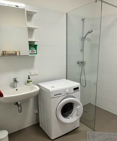 Bad mit Waschmaschinenanschluss: Graz-Waltendorf nahe TU · 3 Zimmer auf 45 m² + Balkon · vermietet · 185.000 € netto