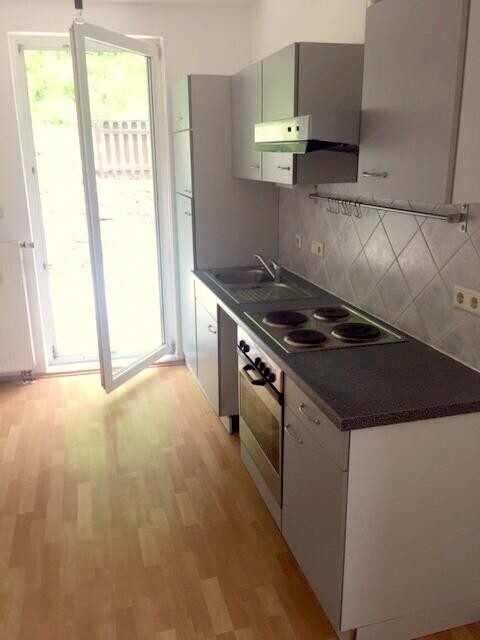 Küche: Graz-West mit Stadtblick · 2 Zimmer 54 m² + 25 m² Terrasse + Garten · vermietet · 6 % Rendite · 118.000 €