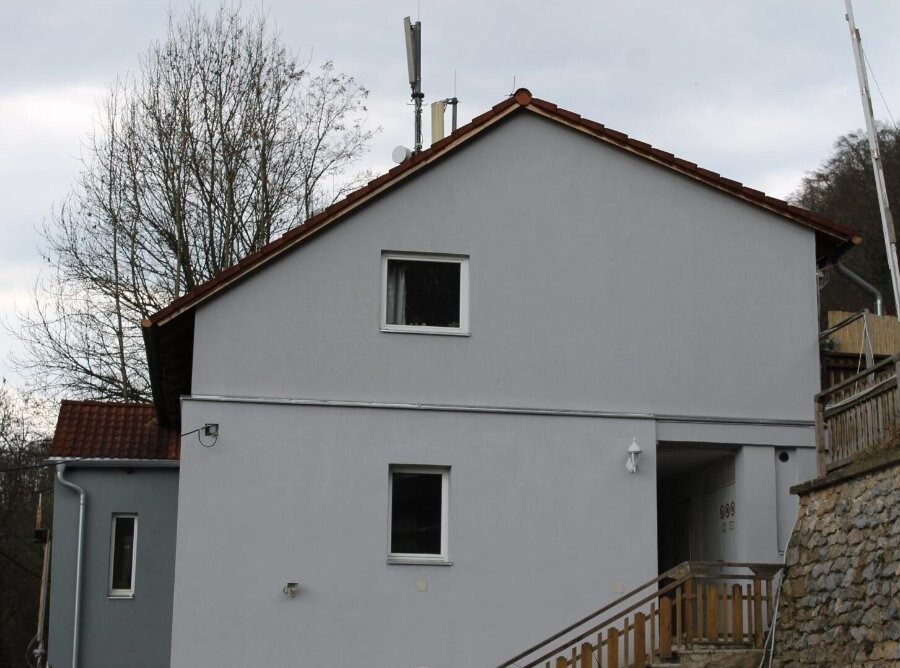 Hausansicht: Graz-West mit Stadtblick · 2 Zimmer 54 m² + 25 m² Terrasse + Garten · vermietet · 6 % Rendite · 118.000 €