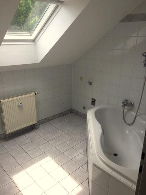 Bad mit Wanne: Graz-West mit Stadtblick · 2 Zimmer 54 m² + 25 m² Terrasse + Garten · vermietet · 6 % Rendite · 118.000 €