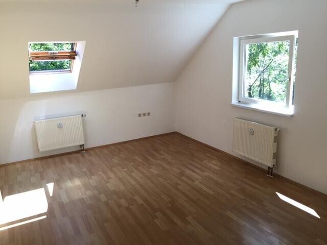Schlafzimmer: Graz-West mit Stadtblick · 2 Zimmer 55 m² + 46 m² Terrasse + Garten · 6 % Rendite · 125.000 €